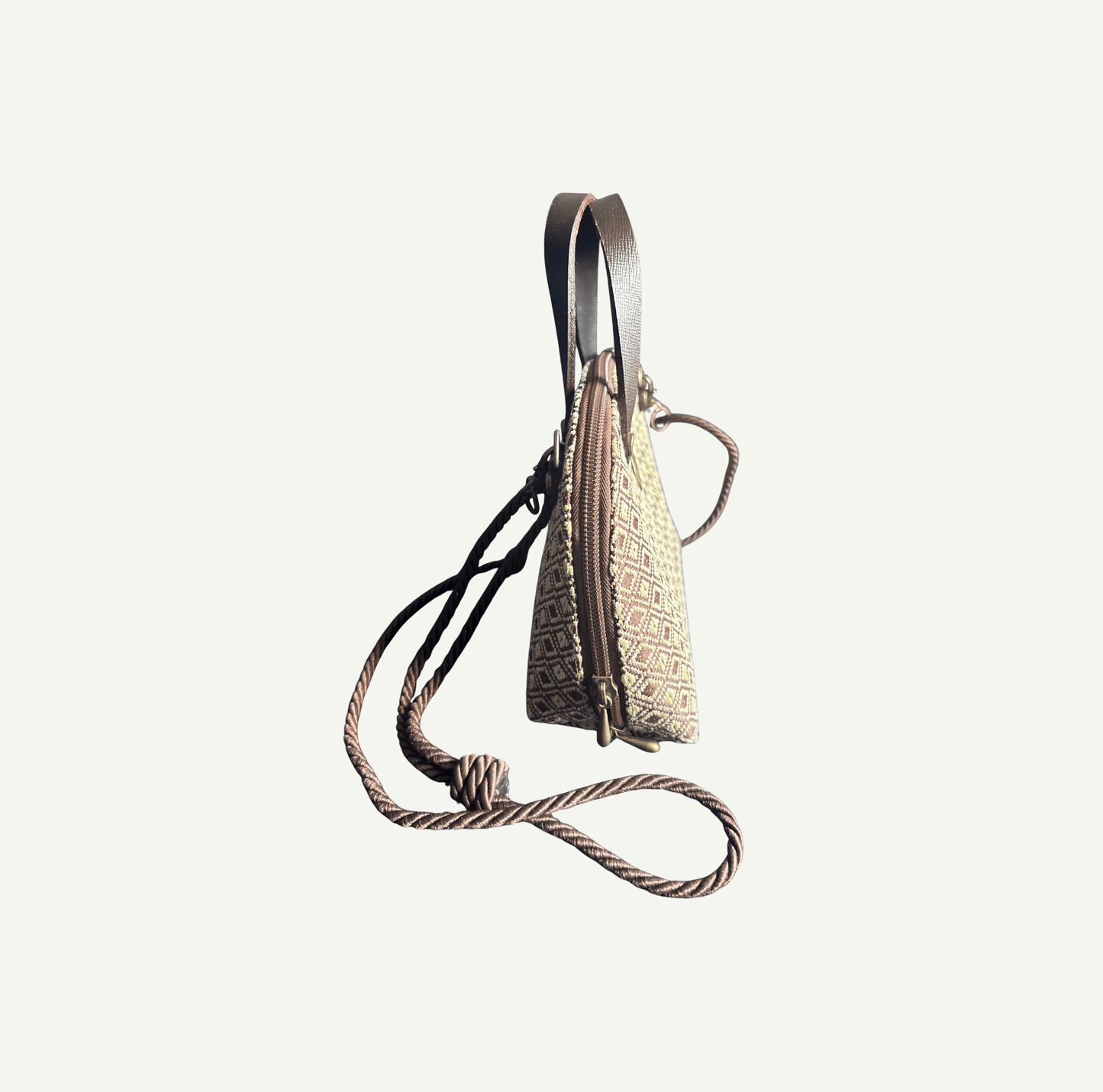 M-meraki Handicrafts Handmade Bag - Leather - artisanal fibers - Beige -brown- Strap adjustable